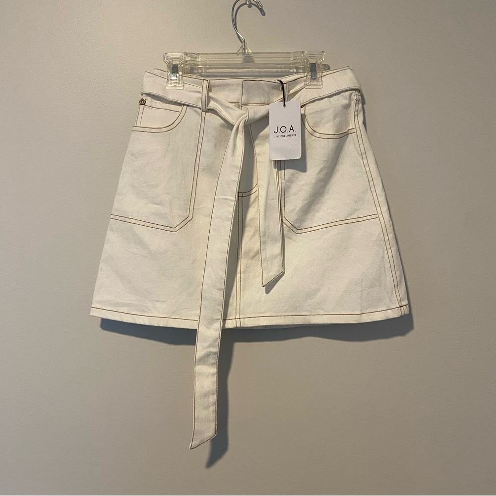 J.O.A Off-White Belted Mini Skirt